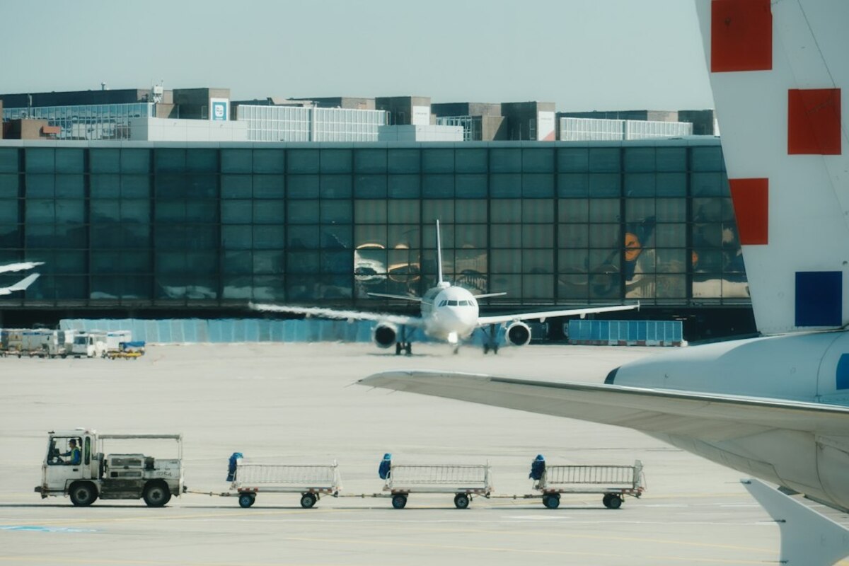 Connecting Flights Without Stress: How to Pick the Right Layover Time (and What to Do if You Miss It)