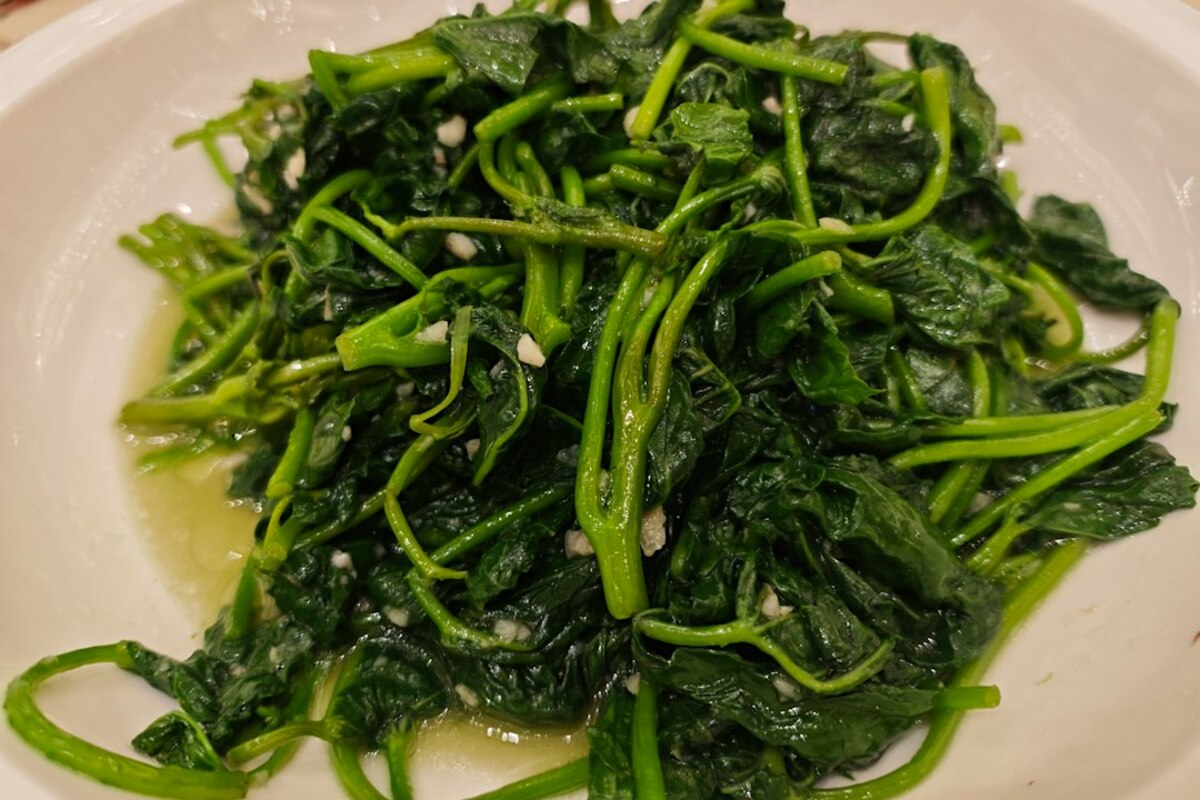 The 10-Minute Trick to Save Wilted Greens (and Keep Them Crisp Longer)